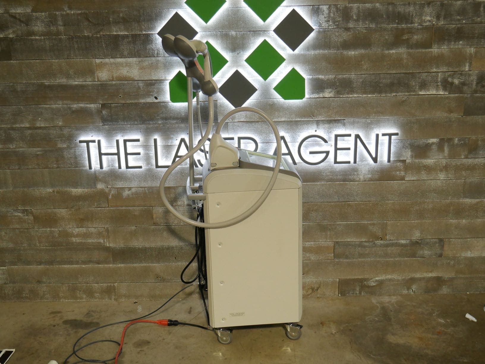 2017 Cutera Xeo - image 3