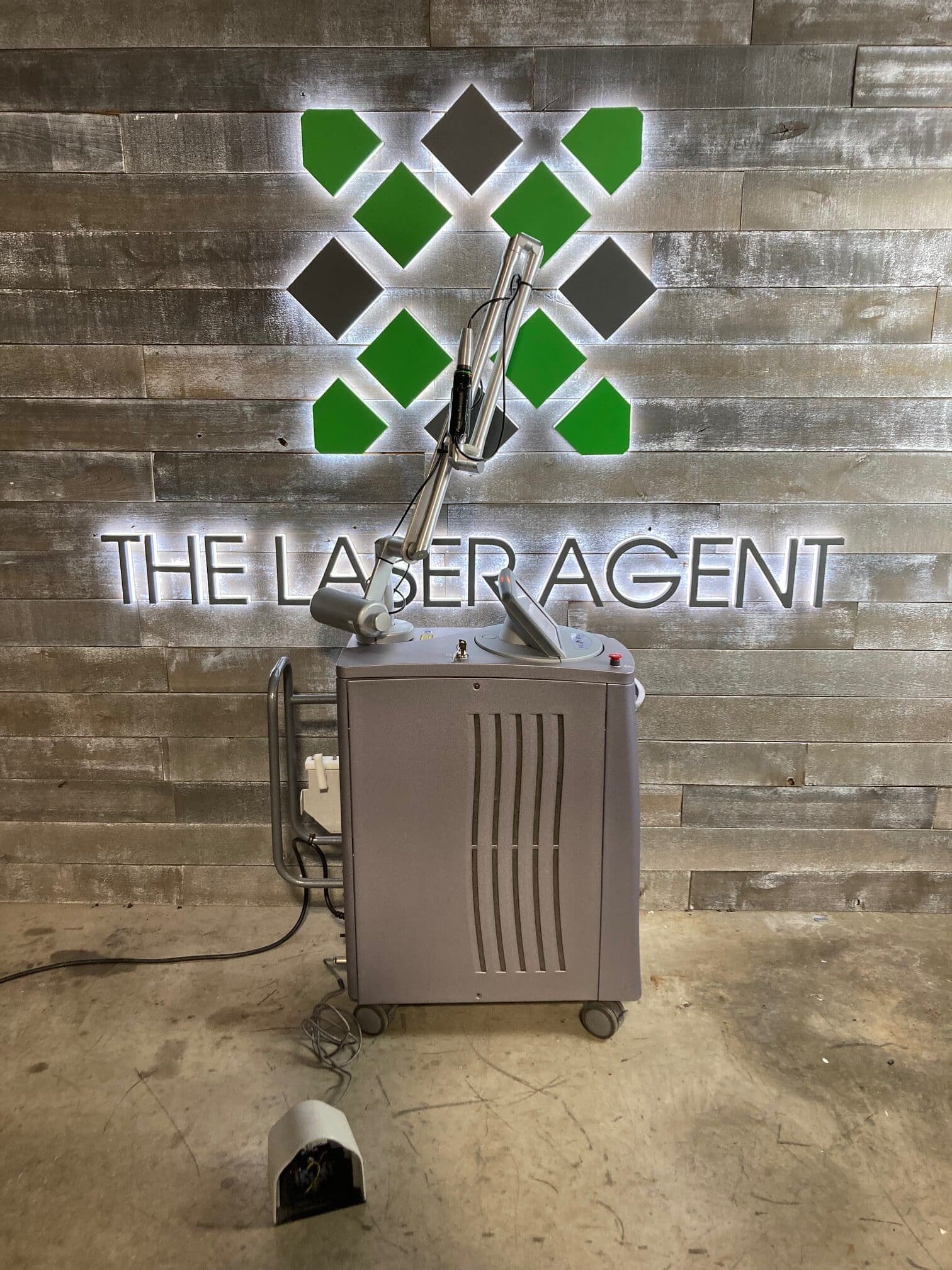 2015 Cynosure Revlite - image 2