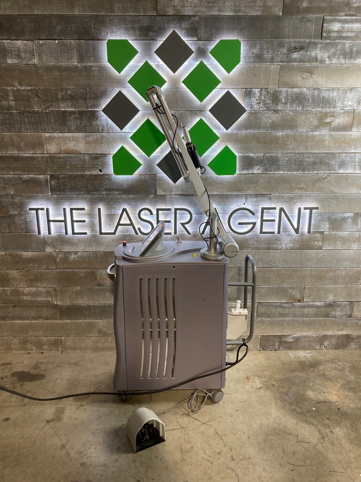 2015 Cynosure Revlite - image 3