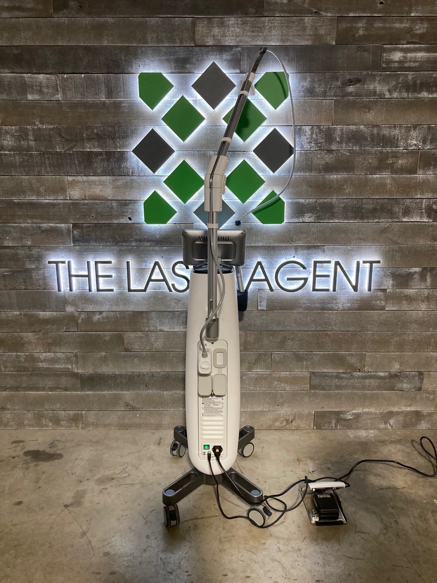 2022 Lutronic Genius - image 4