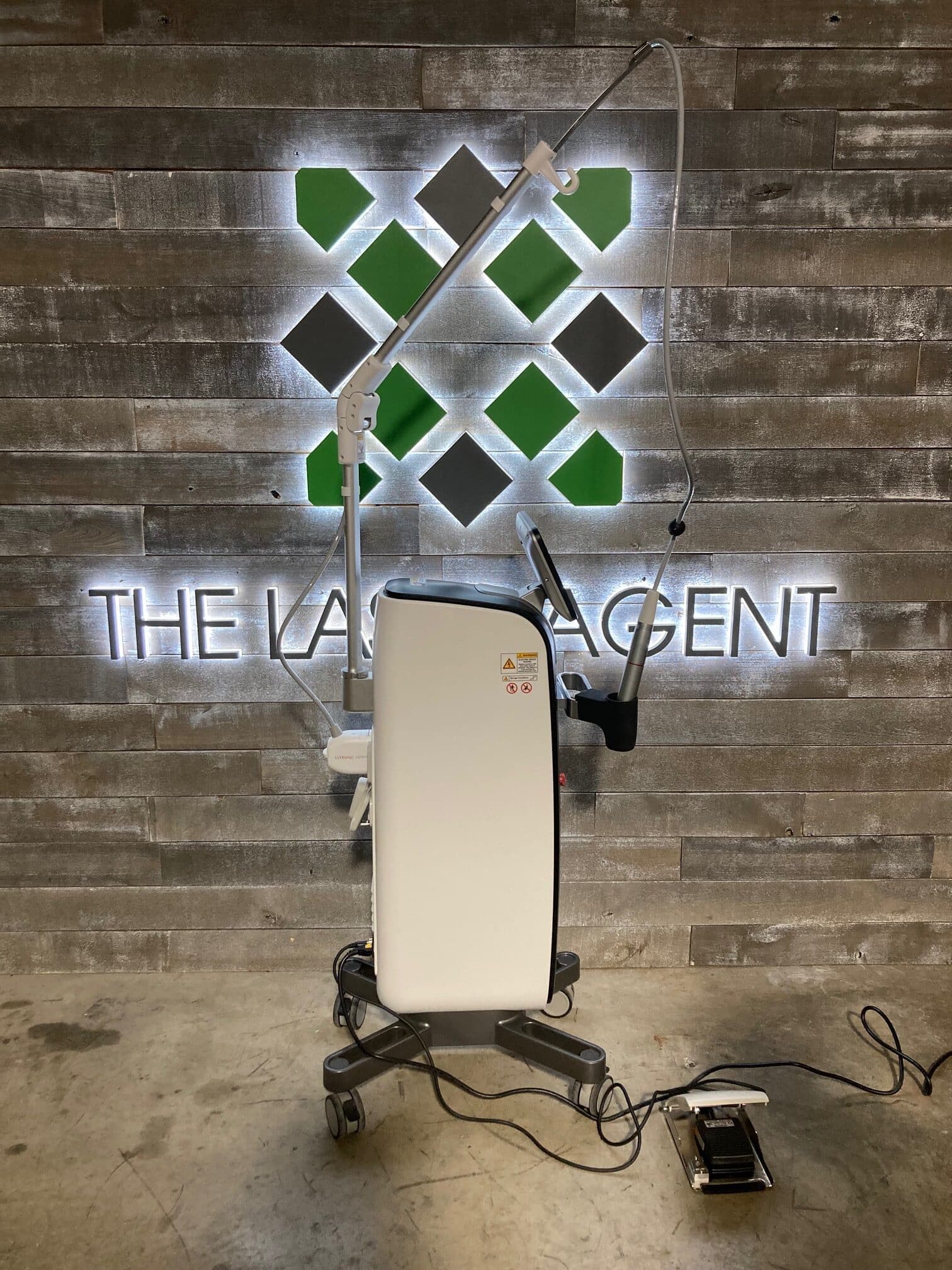 2022 Lutronic Genius - image 3