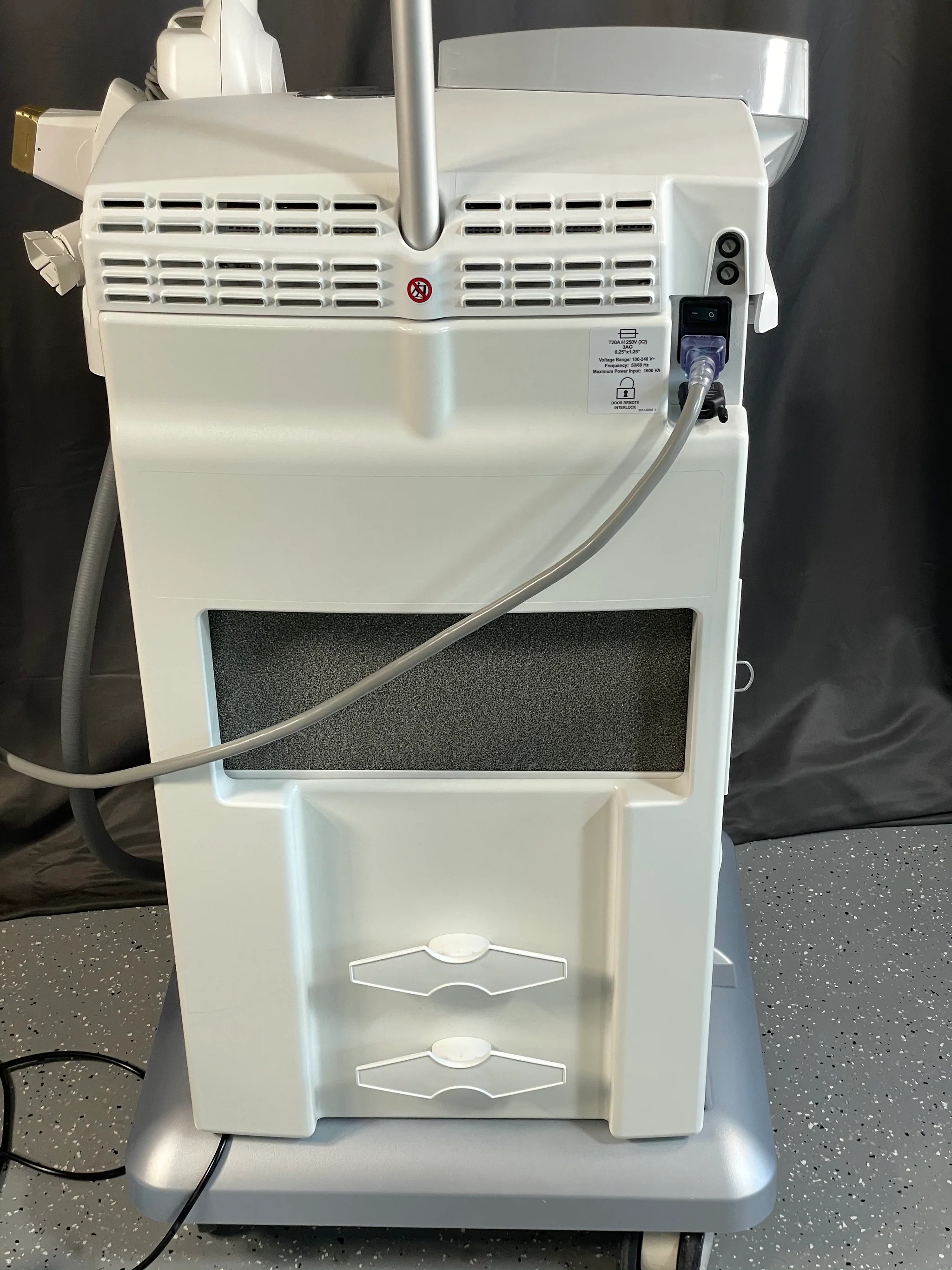 imgi_107_IMG_0460_2048x