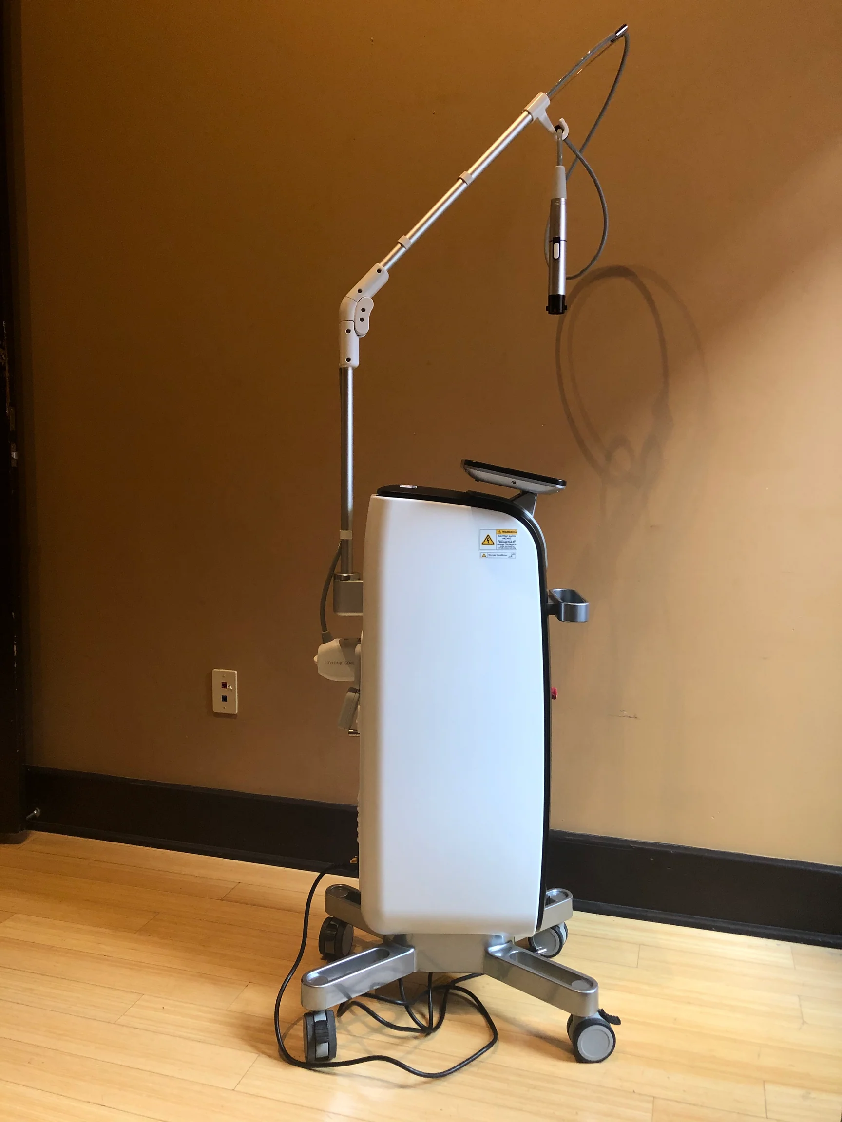 imgi_102_e433b9f8-db7c-47a3-827d-1ebcb2e9e035_1728x