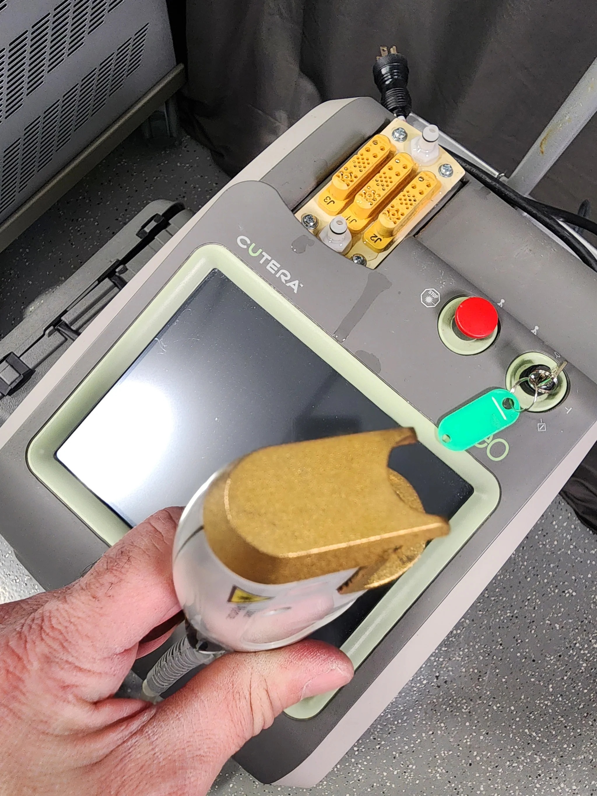 imgi_165_rn-image_picker_lib_temp_dce8c317-a383-475c-8204-06db9998cb8c_2048x