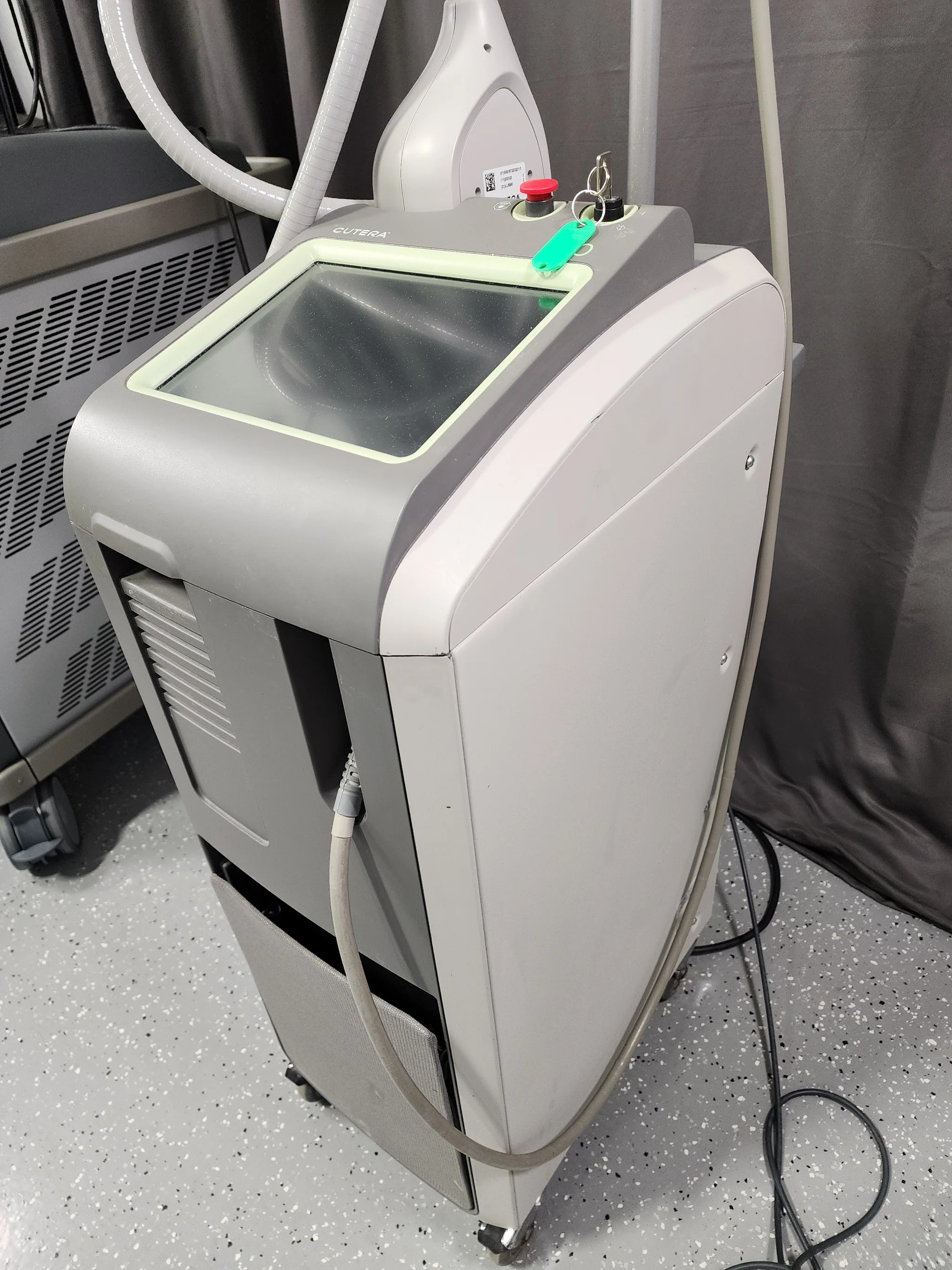 imgi_95_rn-image_picker_lib_temp_f886befe-e4c0-4c8a-b85a-3b5f9b531309_2048x